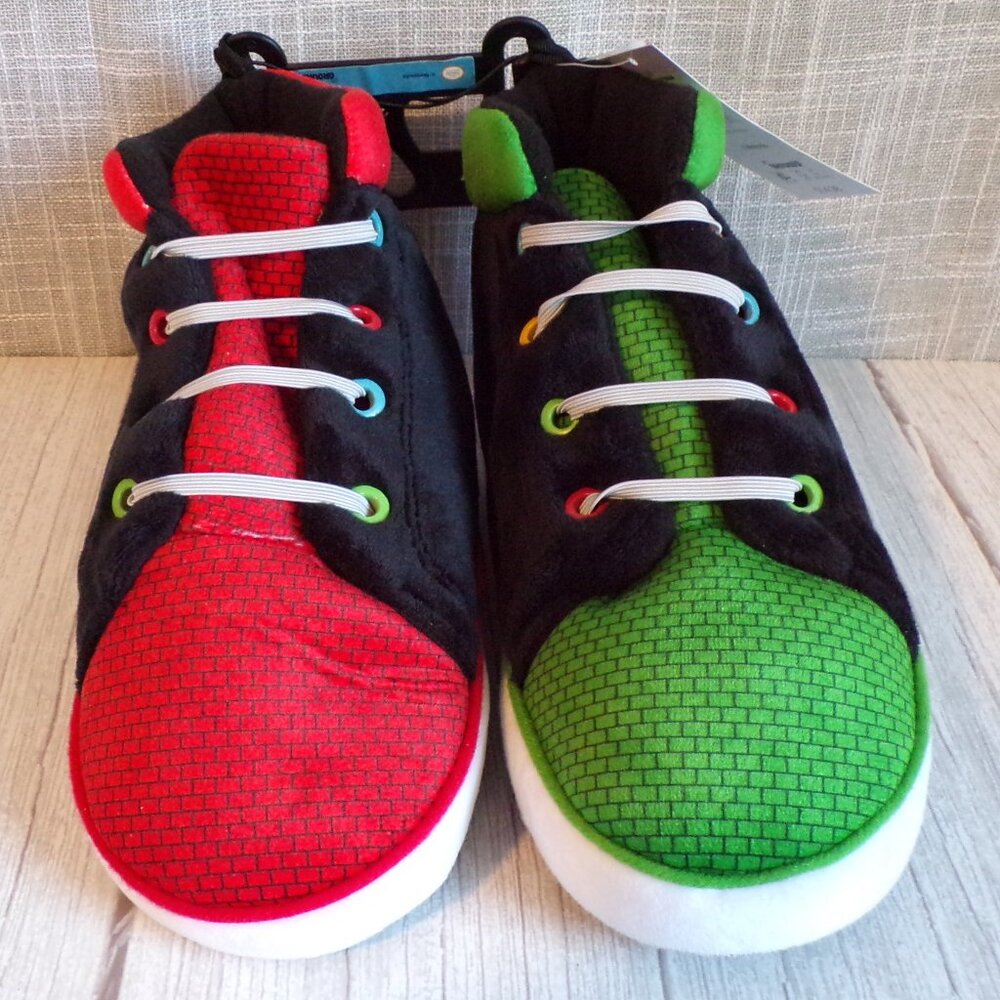 Super Mario Bros Mario & Luigi Character Slippers, Big Boys' Size 2/3 - Picture 2 of 6